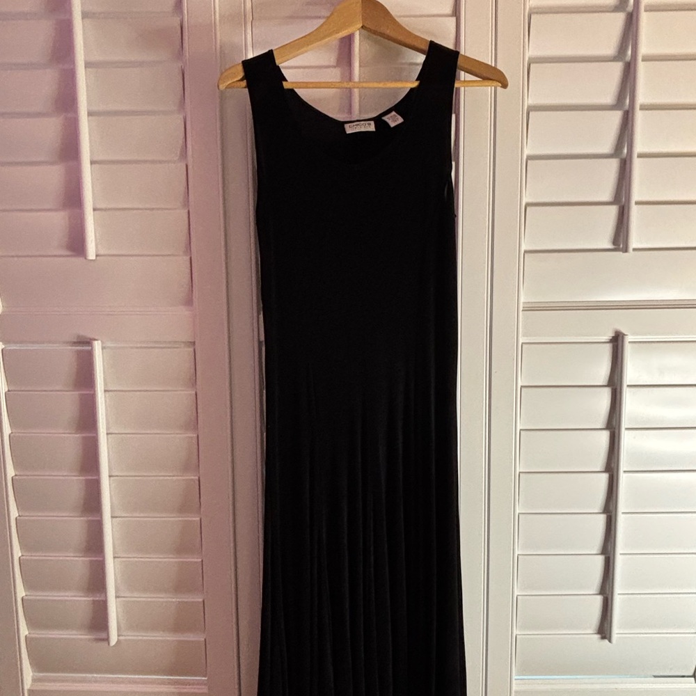 Chico's Travelers Black Sleeveless Dress with Scoop Neck